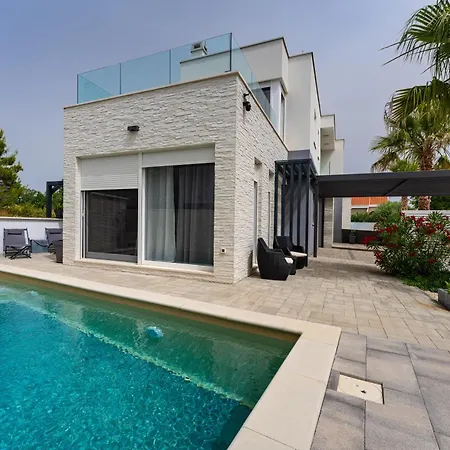 Diana In Bei Nin Villa