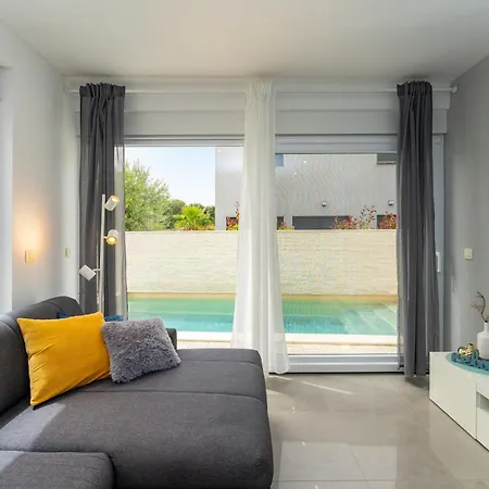 Villa Diana In Bei Nin