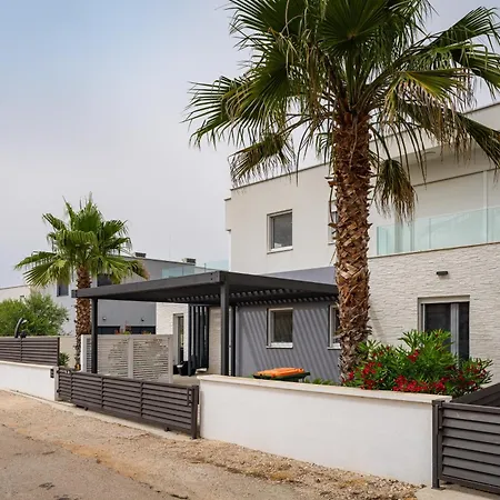 Villa Diana In Bei Nin