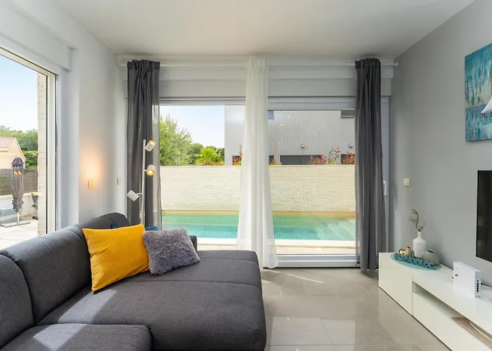 Villa Diana In Bei Nin